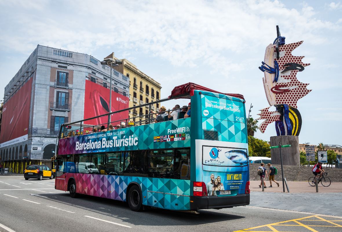 hola barcelona bus tour