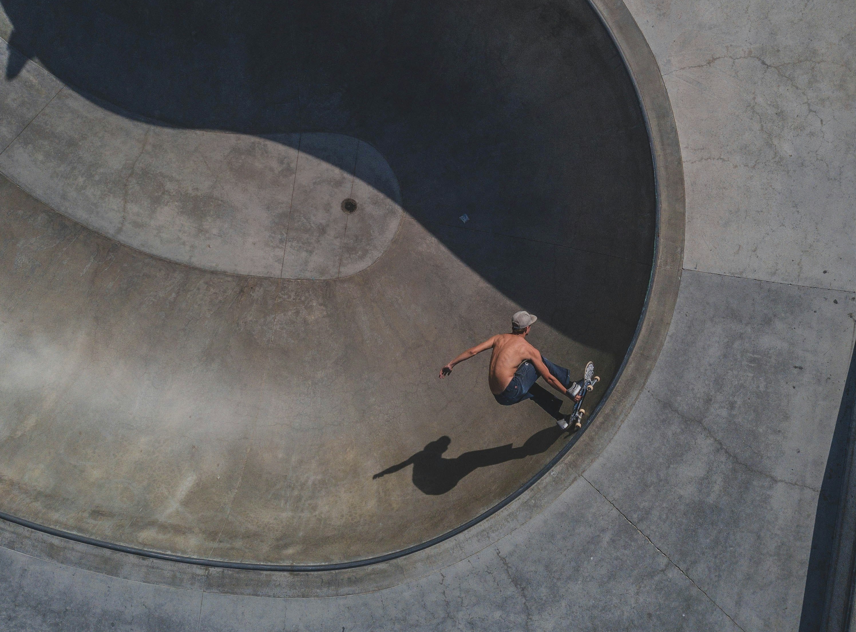 Skateparks a Barcelona: on la ciutat es converteix en un circuit de patinatge urbà