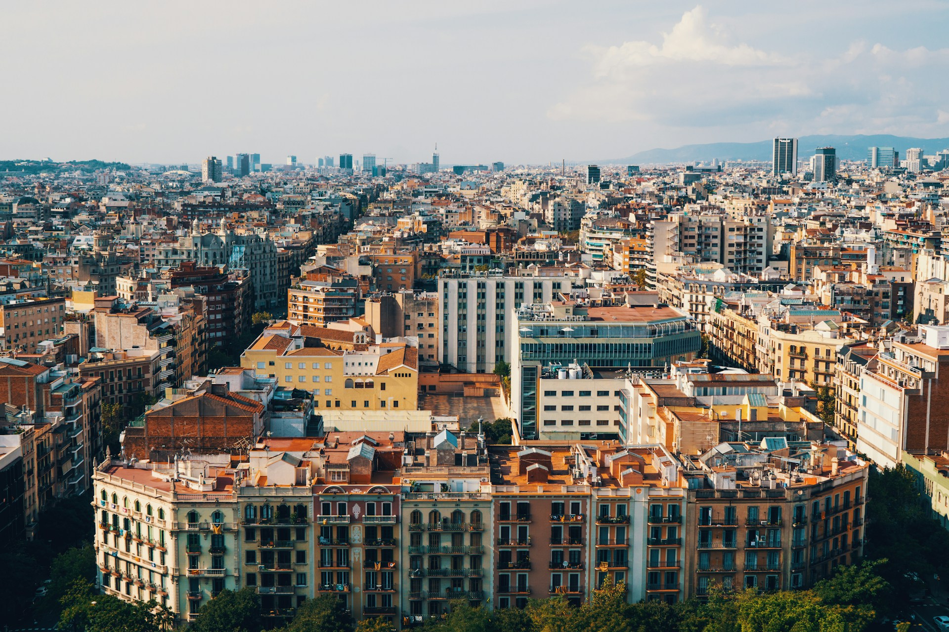 Barcelona fora de ruta: descobreix barris amb encant