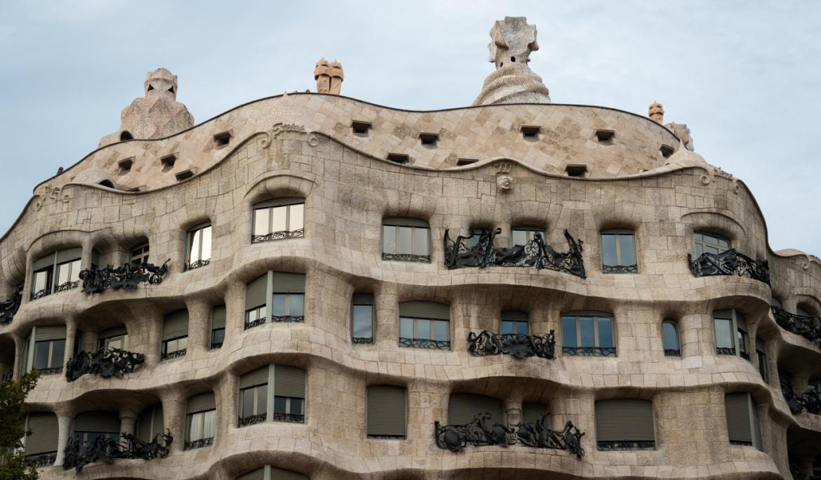 Façana de la Pedrera o Casa Milà