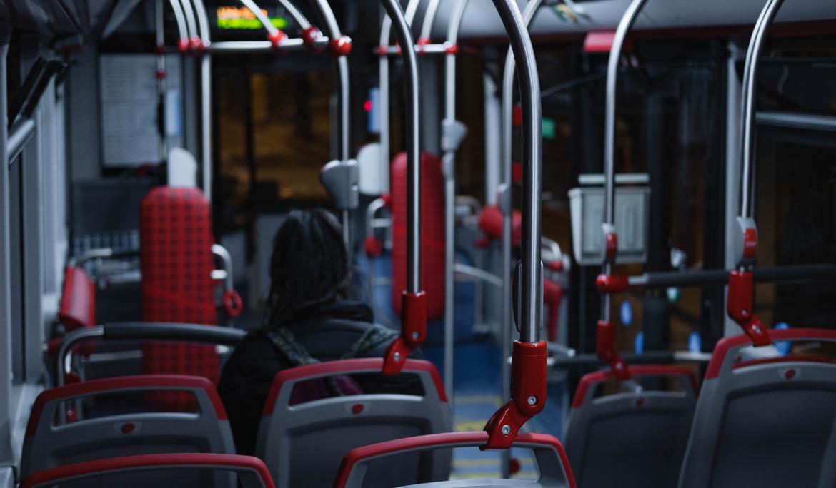 Interior d'un autobús de TMB / Foto: Pere Jurado via Unsplash