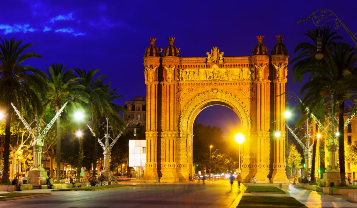 El Arc de Triomf fue construido en el año 1888 como entrada principal de la Exposición Universal de Barcelona / Foto: Bearfotos via Freepik