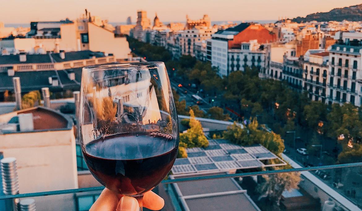 Vista panorámica de Barcelona desde una terraza / Foto: Oleg Prachuk via Pexels