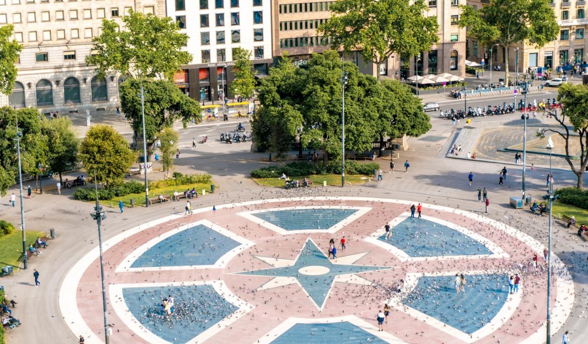 Vista aèria de la plaça Catalunya / Laas Hassan via Unsplash