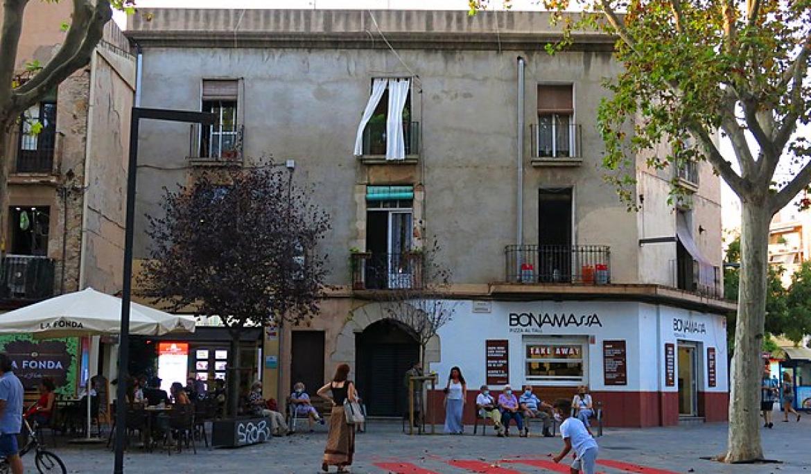 Perspectiva de la plaça d'Eivissa / Enric, CC BY-SA 4.0 via Wikimedia Commons