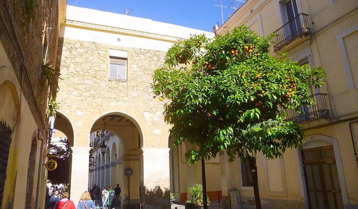 La Plaça de Masadas és una de les poques places que conserva l'estructura de voltes / Zarateman via Wikimedia Commons