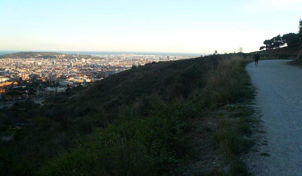 La carretera de les aigües és un dels espais preferits pels barcelonins per fer esport a l'aire lliure / Foto: Pere López, CC BY-SA 3.0 , via la Wikimedia Commons