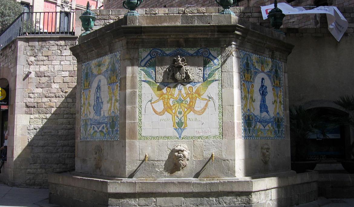 La fuente de Santa Anna está justo al lado de la Catedral de Barcelona / Foto: Canaan, CC BY-SA 4.0, vía Wikimedia Commons