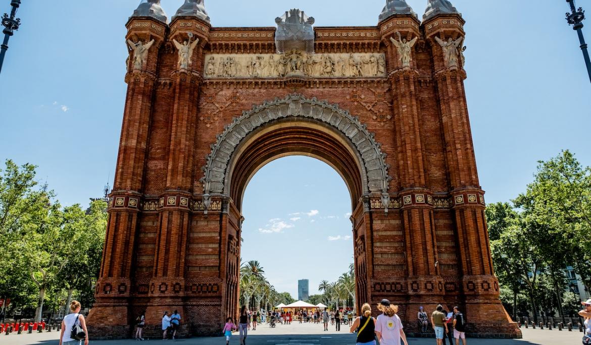 El Arco de Triunfo era la puerta de acceso al recinto ferial / Foto: Cosmin Gavris vía Pexels