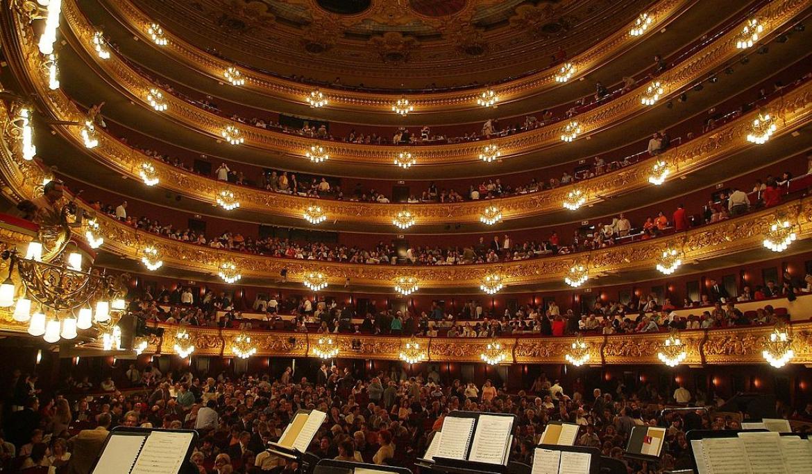 The interior of what was the first pioneering opera house in Catalonia and Spain / Photo: Josep Renalias via https://commons.wikimedia.org/w/index.php?curid=3409224