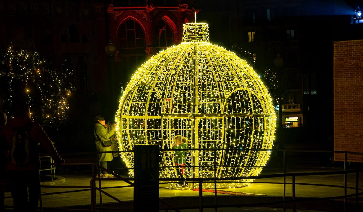 Les Llums de Nadal a Sant Pau són un espectacle digne de veure! / Foto: Manuel Torres Garcia via Unsplash