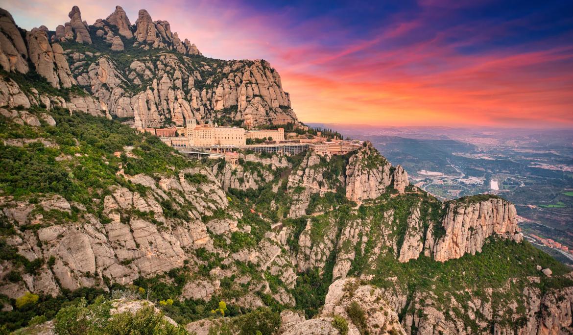 El massís de Montserrat ofereix unes vistes fascinants! / Foto: Ian Kelsall via Unsplash