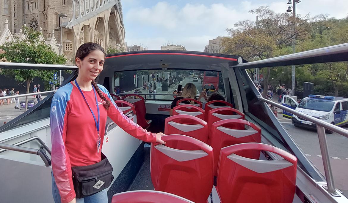 Pujar al segon pis és una bona opció per gaudir del recorregut per Barcelona / Foto: Hola Barcelona