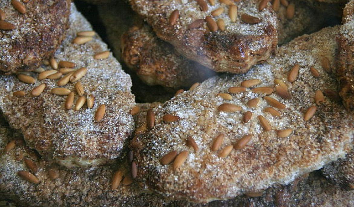 La coca de llardons és un menjar tradicional del dijous gras / Foto: Tamorlan, CC BY-SA 3.0 , via Wikimedia Commons