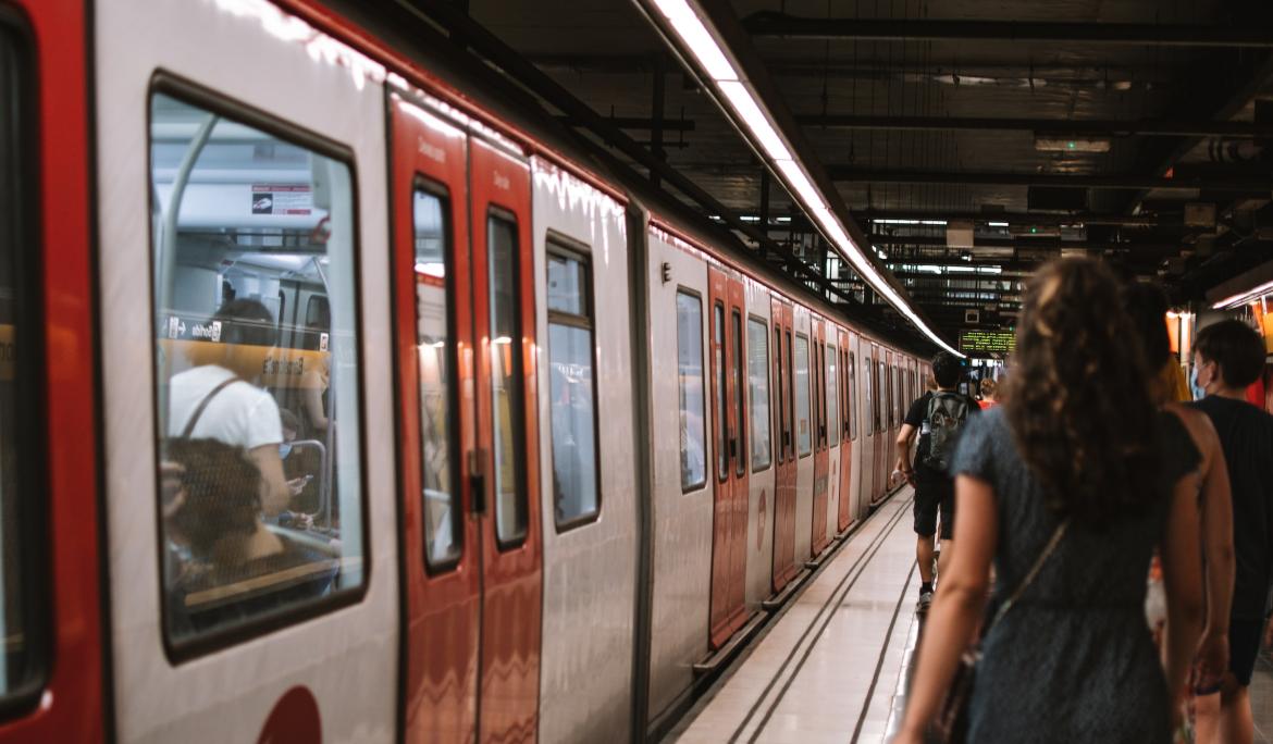 ¡Muévete por Barcelona de una manera sostenible, rápida y sencilla! / Foto: Lucia Garo vía Unsplash