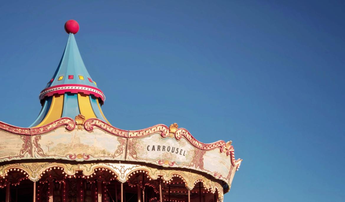 El emblemático Carrusel del Tibidabo / Foto: Xavi Cabrera vía Unsplash