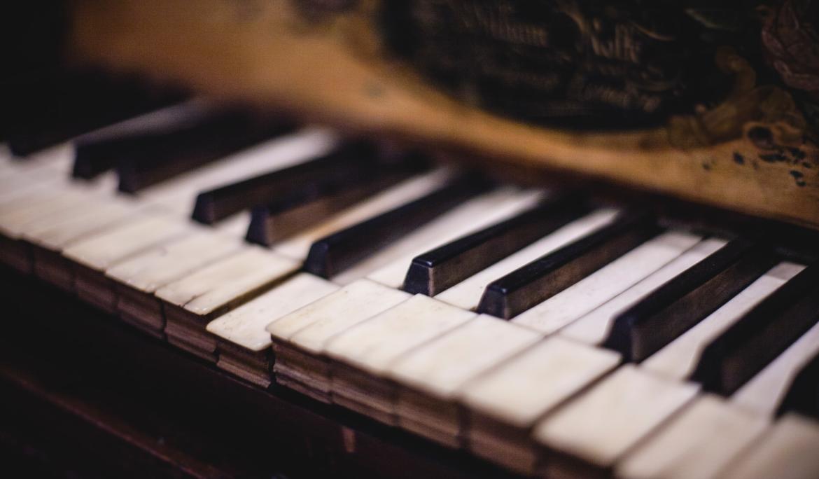 El Museu de la música alberga una àmplia col·lecció d'instruments musicals / Foto: Francisco Morenos via Unsplash