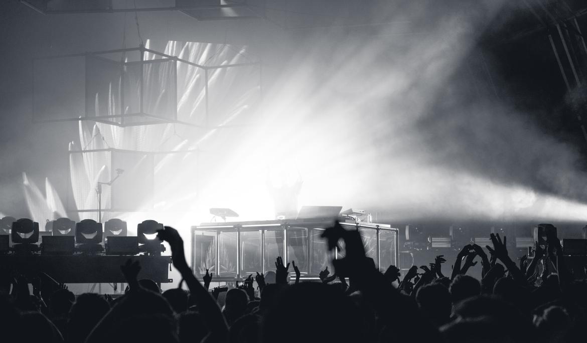 Enjoy musical shows for all tastes! / Photo: Gianpietro Dragoni via Unsplash