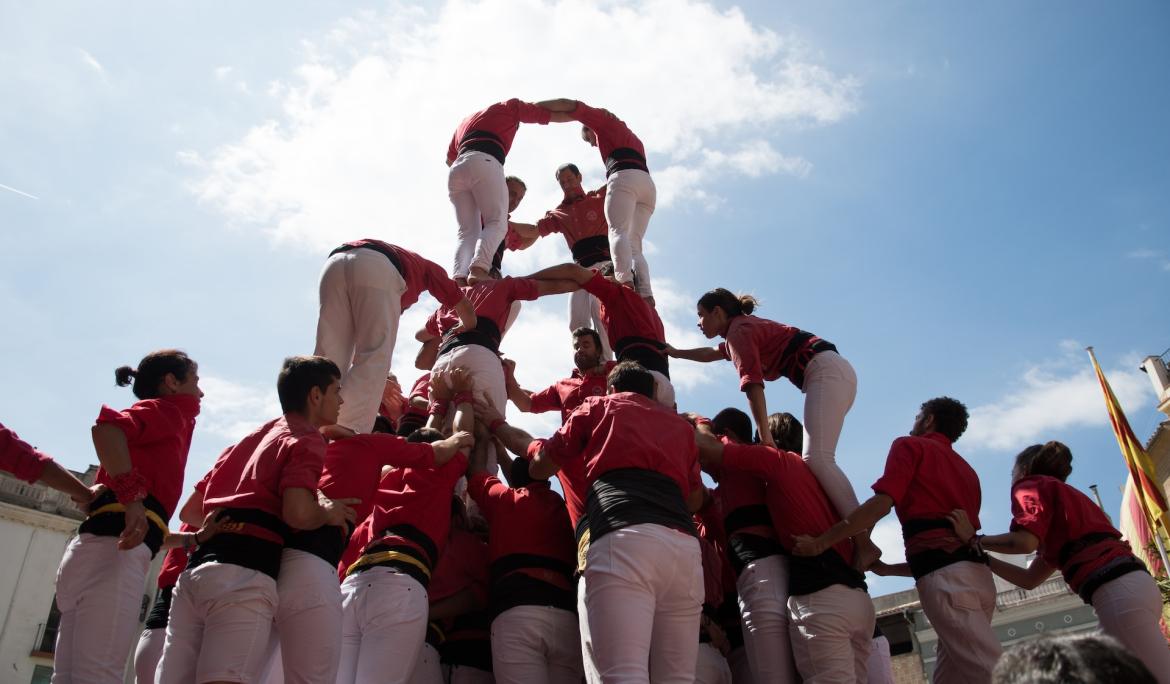 La música, la danza catalana o los castells son parte de la agenda de la Diada / Foto: Michal Pazuchowski vía Unsplash