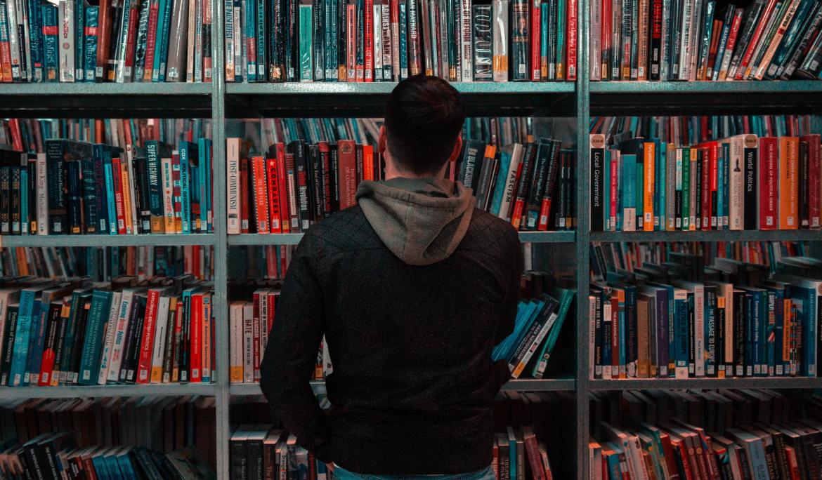 Descubre cada rincón de las mejores bibliotecas de Barcelona / Foto: Matthew Feeney