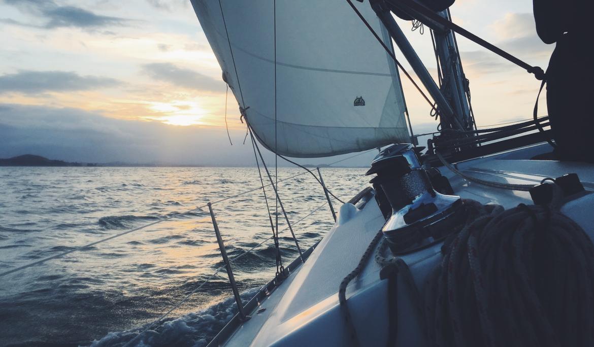 La Copa América de vela reunirá a los mejores equipos del mundo de esta modalidad deportiva / Foto: Artem Verbo via Unsplash