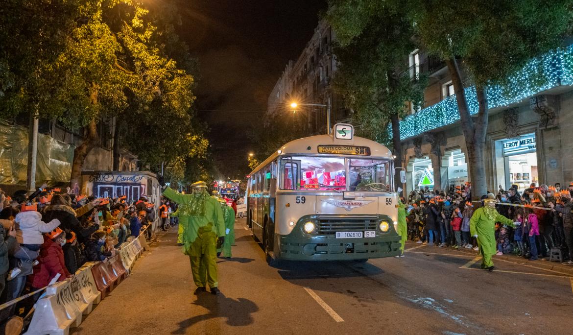 La cavalcada no és només un espectacle, sinó una festa comunitària en què les escoles, associacions i altres entitats locals contribueixen amb la seva creativitat / Foto: TMB