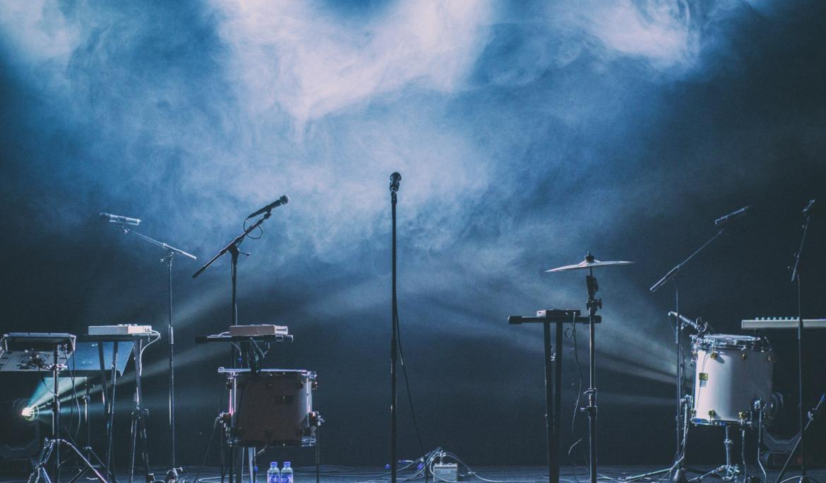 In Barcelona, you will find venues to enjoy concerts of any musical style. / Photo: Magnus Lunay via Unsplash