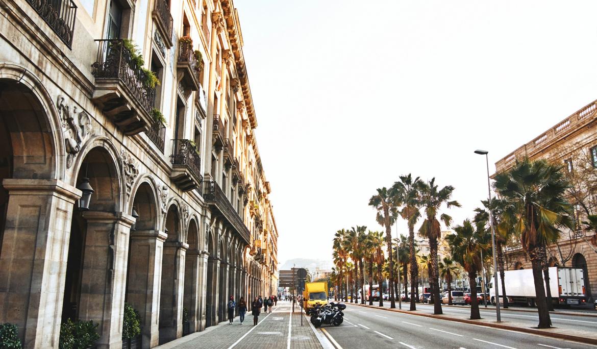 Viatja pel món a Barcelona amb un toc mediterrani / From: Dennis Van den Worm via Unsplash