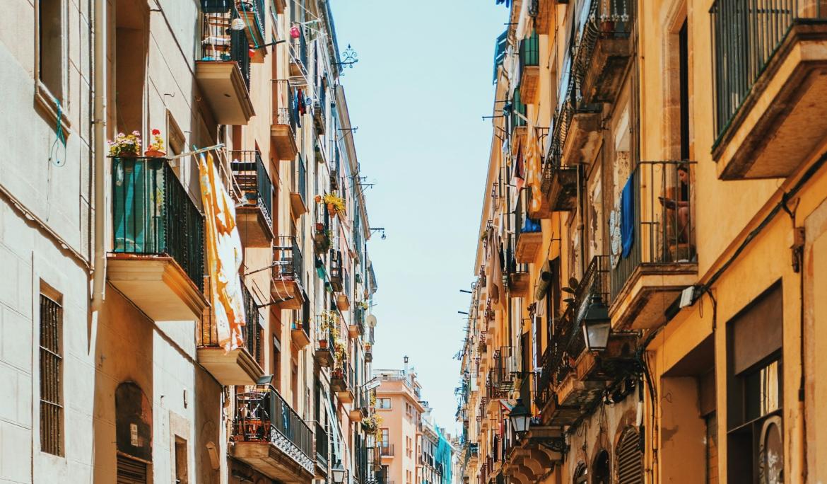 Entre mar i muntanya, modernisme i tradició: així és Barcelona, vibrant i infinita / Foto: George Kedenburg via Unsplash