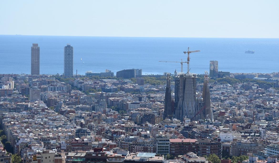 Barcelona, una ciudad que se vive tanto en sus calles como en la mesa / Foto: Pixabay