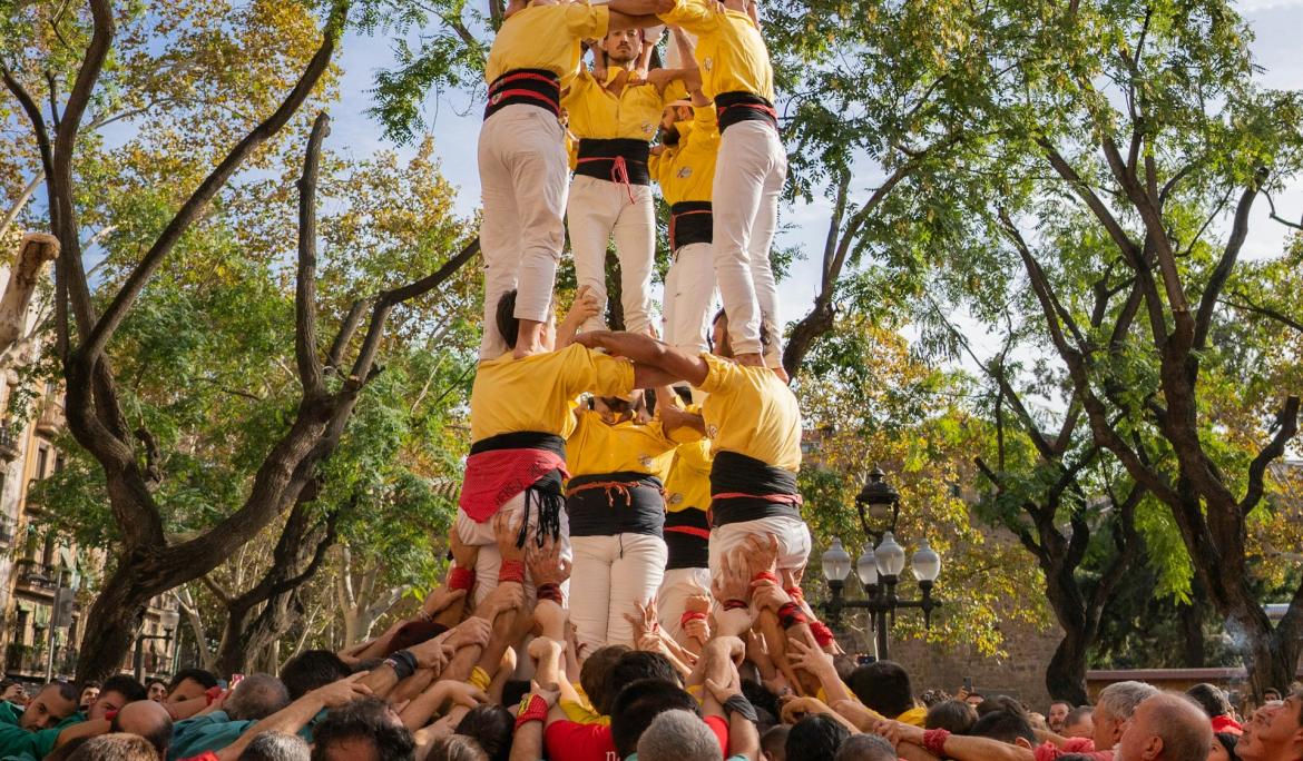 Els castellers, un dels moments més emotius i simbòlics de La Mercè / Foto: Ioana via Unsplash