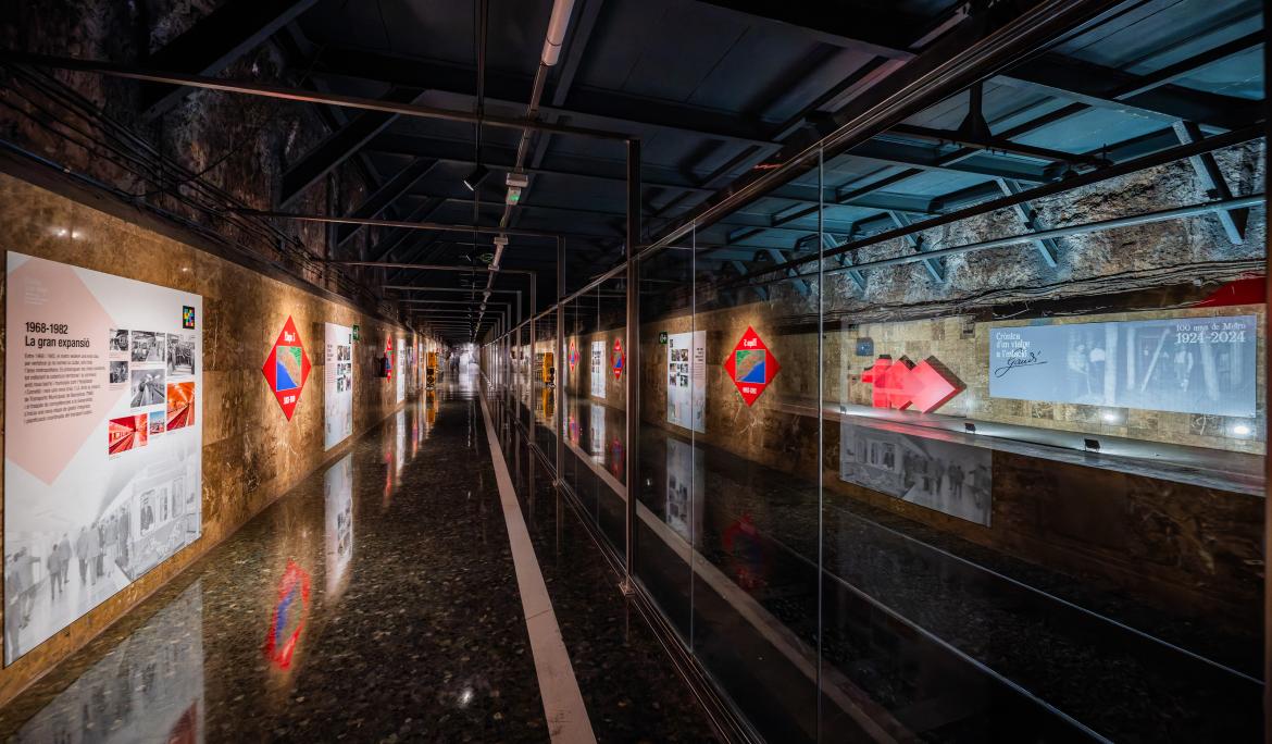 Espacio expositivo en la estación Gaudí – TMB