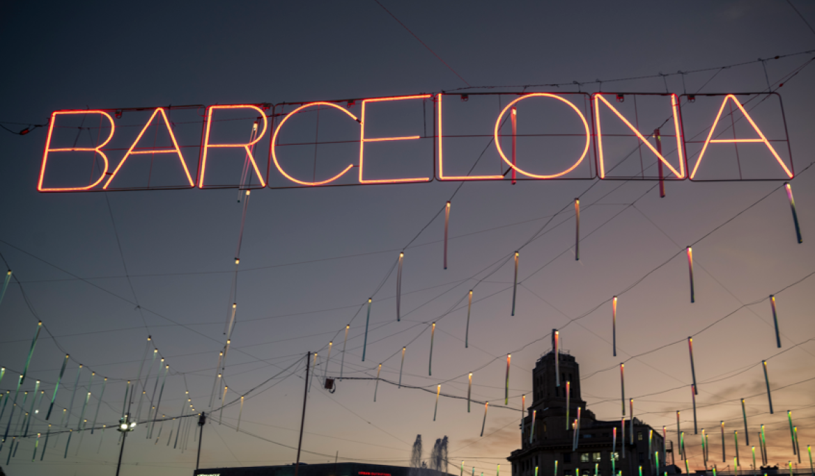Les llums de Nadal transformen Barcelona en un escenari ple de màgia i tradició / Foto: TMB