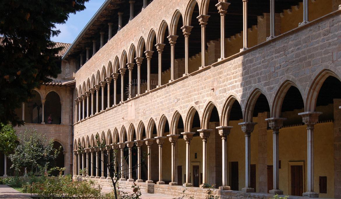 Imatge del claustre del Monestir de Pedralbes a la Nit dels Museus de Barcelona