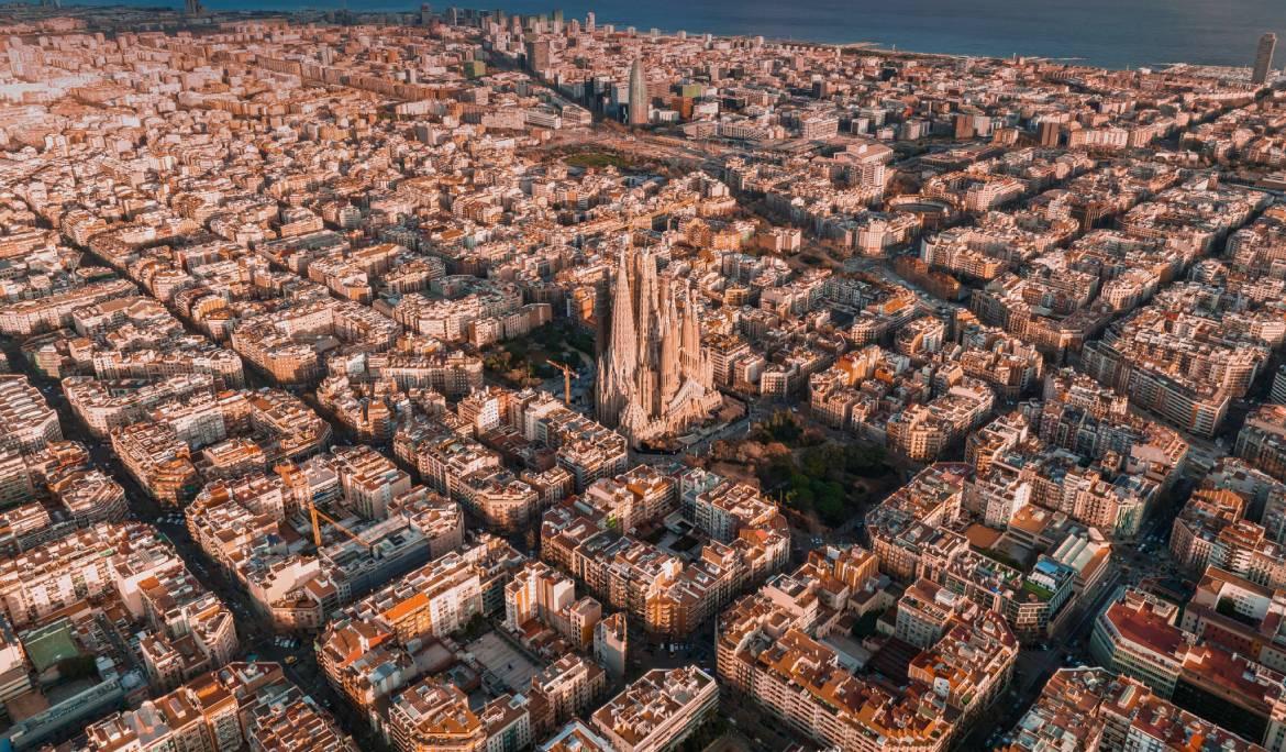 Image of Sagrada Família and the streets of Exiample from above