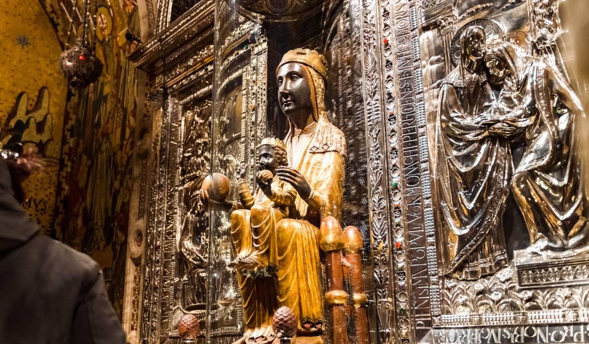Imatge de la Moreneta de Montserrat el dia de la visita del papa a Barcelona