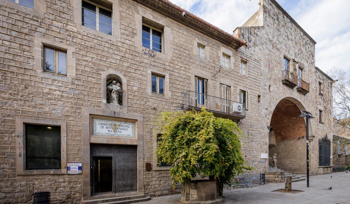 Imatge de l'antiga façana de l'Hospital de la Santa Creu