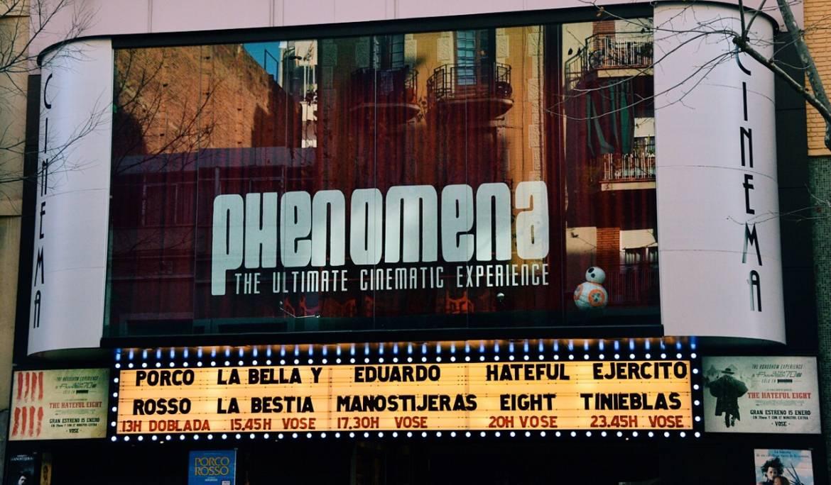 Imatge de l'exterior del cine Phenomena