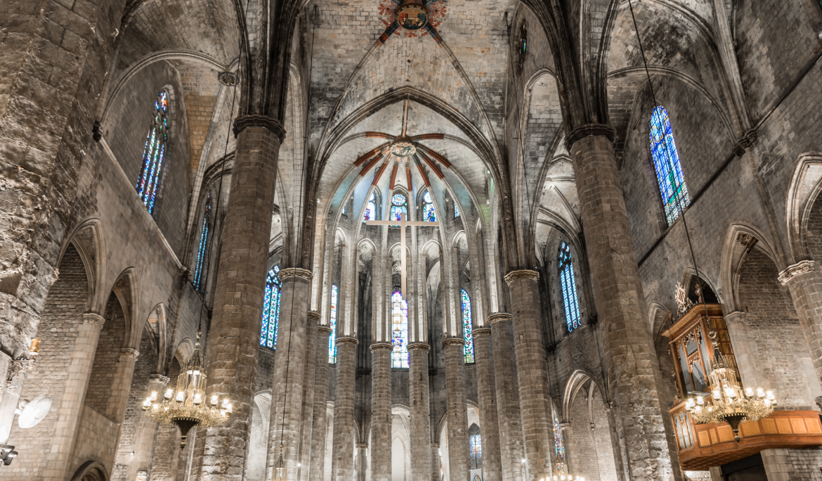 Interior de la catedral del mar de Barcelona