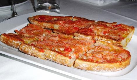 Pan con tomate