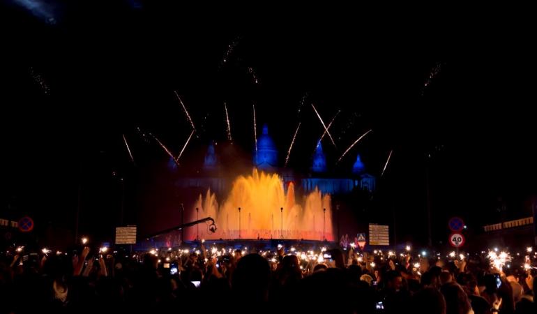 The Magic Fountain of Montjuïc during the pyromusical / Photo: Dbascones a la Wikimedia Commons