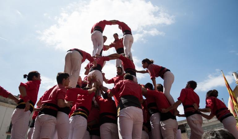 Los castellers es una actividad típica de la cultura popular catalana