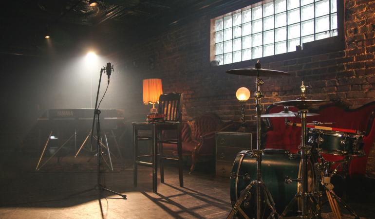 Bars in Barcelona to travel through time and enjoy the most genuine music