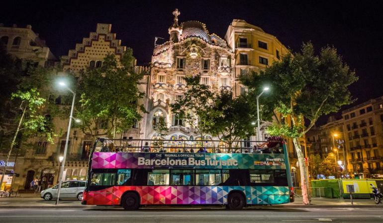 Vive la magia de la noche con el Barcelona Night Tour