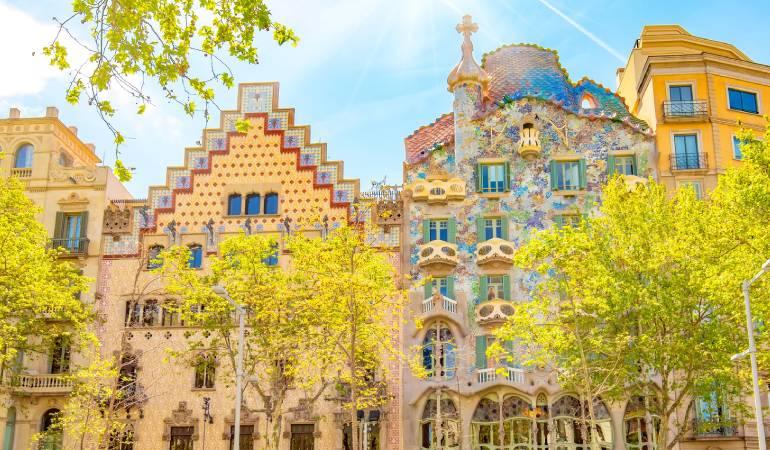 Art Nouveau buildings of Passeig de Gràcia like Casa Batlló i la Casa Ametller.